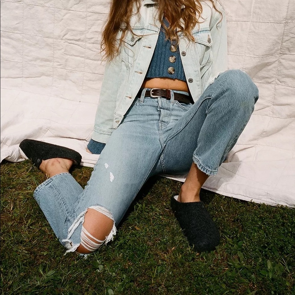 Levi’s straight leg wedgie jeans - Picture 2 of 7